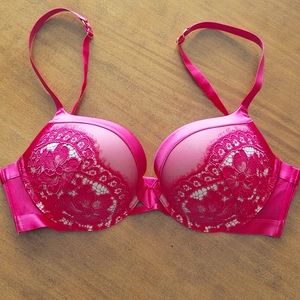 Victoria's Secret red bra 36D